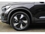 Volvo XC40 Single Motor Extended Range Plus 82 kWh | Verwarmde Voorstoelen+Stuurwiel | Warmtepomp | Semi- Elektrische Trrekhaak | Achteruitrijcamera | AppleCarplay / AndroidAuto | Keyless Entry/Start