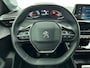 Peugeot 208 Allure 75pk | Navigatie | Achteruitrijcamera | Climate Control | Cruise Control | Parkeersensoren | Stoelverwarming | Apple Carplay / Android Auto | Armsteun | Led koplampen | Elektrisch inklapbare spiegels | Automatisch dimlicht | Regensensor | Bluetooth | Donker getint glas | 16" lichtmetalen velgen |