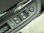 Peugeot 208 Allure 75pk | Navigatie | Achteruitrijcamera | Climate Control | Cruise Control | Parkeersensoren | Stoelverwarming | Apple Carplay / Android Auto | Armsteun | Led koplampen | Elektrisch inklapbare spiegels | Automatisch dimlicht | Regensensor | Bluetooth | Donker getint glas | 16" lichtmetalen velgen |