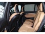 Volvo XC90 T8 Recharge AWD Ultra Bright - LONG RANGE - Panorama/schuifdak - IntelliSafe Assist & Surround - 360º Camera - Harman/Kardon audio - Adaptieve LED koplampen - Verwarmde voorstoelen, stuur & achterbank - Parkeersensoren voor & achter - Elektr. bedienb. voorstoelen met geheugen - Head up display - Draadloze tel. lader - Extra getint glas - Elektr. inklapbare trekhaak - 21' LMV