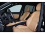 Volvo XC90 T8 Recharge AWD Ultra Bright - LONG RANGE - Panorama/schuifdak - IntelliSafe Assist & Surround - 360º Camera - Harman/Kardon audio - Adaptieve LED koplampen - Verwarmde voorstoelen, stuur & achterbank - Parkeersensoren voor & achter - Elektr. bedienb. voorstoelen met geheugen - Head up display - Draadloze tel. lader - Extra getint glas - Elektr. inklapbare trekhaak - 21' LMV