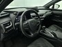 Lexus UX 250h Business Line | Apple Carplay/ Android Auto | Stuur- en Stoelverwarming | Parkeersensoren voor+achter |