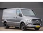 Mercedes-Benz Sprinter 519 3.0 CDI V6 L2H1 LED, LEDER, 3.5T TREKHAAK, STANDKACHEL, DUBBELLUCHT, ADAPT. CRUISE, MBUX 10'', 360 CAMERA, STOELVERWARMING, VOORRUIT VERWARMING, NAVI, CLIMA, NL AUTO, NAP