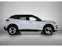 Peugeot e-2008 EV GT First Edition 54 kWh 156pk Automaat | 1ste Eigenaar | Afneembare Trekhaak | Elektrisch Verstelbare Bestuurdersstoel | Alcantara/Kunstlederen Bekleding | Navigatie | Climate Control | Cruise Control | Achteruitrijcamera | Parkeersensoren Achter | LED Koplampen | 17" Lichtmetalen Velgen | Apple Carplay/Android Auto |