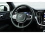 Volvo V60 2.0 T6 Plug-in hybrid AWD Plus Dark | Lichtmetalen Velgen 6-Spaaks 19" | Lederen Bekleding | Rondomzicht Camera | Trekhaak Elektrisch Uitklapbaar | Verwarmbare Voorruit | Premium Audio by Harman Kardon |  Elektrisch Verstelb. Bestuurdersstoel Met Geheugen | Electronic Climate Controle | Voorstoelen Verwarmd En Elektrische Lendesteunen |
