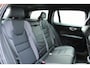 Volvo V60 2.0 T6 Plug-in hybrid AWD Plus Dark | Lichtmetalen Velgen 6-Spaaks 19" | Lederen Bekleding | Rondomzicht Camera | Trekhaak Elektrisch Uitklapbaar | Verwarmbare Voorruit | Premium Audio by Harman Kardon |  Elektrisch Verstelb. Bestuurdersstoel Met Geheugen | Electronic Climate Controle | Voorstoelen Verwarmd En Elektrische Lendesteunen |