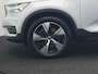 Volvo XC40 T4 Recharge R-Design Plug In Hybrid 211pk Dealer O.H PHEV | Panodak | Adaptive Cruise | 360 Camera | Alcantara Sportstoelen Memory & Verwarmd | Harman & Kardon | Apple Carplay | Stuur Verwarmd | Navigatie | Virtual | DAB |