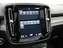 Volvo XC40 T4 Recharge R-Design Plug In Hybrid 211pk Dealer O.H PHEV | Panodak | Adaptive Cruise | 360 Camera | Alcantara Sportstoelen Memory & Verwarmd | Harman & Kardon | Apple Carplay | Stuur Verwarmd | Navigatie | Virtual | DAB |