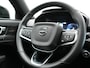 Volvo XC40 T4 Recharge R-Design Plug In Hybrid 211pk Dealer O.H PHEV | Panodak | Adaptive Cruise | 360 Camera | Alcantara Sportstoelen Memory & Verwarmd | Harman & Kardon | Apple Carplay | Stuur Verwarmd | Navigatie | Virtual | DAB |