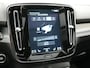 Volvo XC40 T4 Recharge R-Design Plug In Hybrid 211pk Dealer O.H PHEV | Panodak | Adaptive Cruise | 360 Camera | Alcantara Sportstoelen Memory & Verwarmd | Harman & Kardon | Apple Carplay | Stuur Verwarmd | Navigatie | Virtual | DAB |
