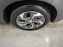 Hyundai Kona 1.6 GDI HEV 141pk Automaat Comfort Smart | Apple CarPlay / Android Auto | PDC | Navi | Achteruitrijcamera | DAB | 16"