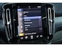 Volvo XC40 1.5 T2 Inscription | Trekhaak | Panoramadak | Adaptive cruise control | Lederen bekleding | Alarm | Dode hoek detectie BLIS | Elektrisch stoelverstelling | Stoel- en stuurverwarming | Navigatie | Apple Carplay / Android Auto |