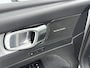 Volvo XC40 2.0 B4 Plus Dark | Trekhaak | Reserve wiel | BLIS | Adaptive Cruiscontrol | Verwarmbare voorruit | Elektrische achterklep |