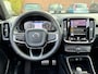 Volvo XC40 2.0 B3 R-Design | SkyRoof | Pilot Assist| Park Assist | 18" Lm-velgen | Two Tone Lak | Apple Carplay / Android Auto