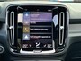 Volvo XC40 2.0 B3 R-Design | SkyRoof | Pilot Assist| Park Assist | 18" Lm-velgen | Two Tone Lak | Apple Carplay / Android Auto