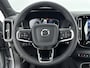 Volvo XC40 1.5 T4 Recharge Plus Dark | Voorruit verwarming | Trekhaak | PDC + 360 Camera | Adaptive Cruiscontrol | Elektrische Achterklep | Harman/Kardon Audio | Stoelgeheugen |
