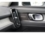 Volvo XC40 1.5 T5 Recharge Inscription | Dealer onderhouden | Harman Kardon | Elektrisch verstelbare voorstoelen | Panoramisch schuif/kanteldak | Stuurwielverwarming | Parkeerverwarming met timer | 360 graden camera |