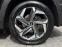 Hyundai Tucson 1.6 T-GDI PHEV Premium Sky 4WD / Lederen Bekleding / NL auto / Open dak / Stoel verwarming en Ventilatie / 19" Lm velgen / Fabrieksgarantie t/m 10-2028 /