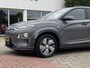 Hyundai Kona Electric EV Premium 64 kWh 204PK SOH 100%, Trekhaak, Head up, Rijklaar met beurt & garantie!