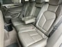 Porsche Macan 3.0 S Automaat | Leer, Panoramadak, Luchtvering, Trekhaak, Stoelverwarming V+A, PDC, Navigatie, Bi-xenon, USB, 21''