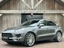 Porsche Macan 3.0 S Automaat | Leer, Panoramadak, Luchtvering, Trekhaak, Stoelverwarming V+A, PDC, Navigatie, Bi-xenon, USB, 21''