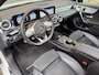 Mercedes-Benz A-klasse 180 Business Solution AMG | Panoramadak | Memory Stoelen | Sfeerverlichting | Multibeam Led | Camera | Keyless | Afneembare Trekhaak | Stoelverwarming | Apple Carplay | Android Auto |