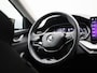 Skoda Octavia Combi 1.5 TSI MHEV Business Edition Metallic lak | Donker getint glas achter | Travel Assist Pakket | Comfort Pakket | Wegklapbare trekhaak | Navigatie Pakket