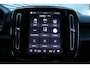 Volvo EX40 Single Motor Extended Range Plus 82 kWh | Lichtmetalen Velgen 5-Spaaks 19" | Stoffen Bekleding | Electronic Climate Controle | Voorstoelen + Stuurwiel Verwarmd  | Warmtepomp | Premium Audio by Harman Kardon | Google Navigatiesysteem | Apple Carplay/Android Auto | Cruise Control Adaptief Met Stop&Go En Stuurhulp |