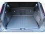 Volvo EX40 Single Motor Extended Range Plus 82 kWh | Lichtmetalen Velgen 5-Spaaks 19" | Stoffen Bekleding | Electronic Climate Controle | Voorstoelen + Stuurwiel Verwarmd  | Warmtepomp | Premium Audio by Harman Kardon | Google Navigatiesysteem | Apple Carplay/Android Auto | Cruise Control Adaptief Met Stop&Go En Stuurhulp |