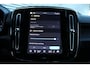 Volvo EX40 Single Motor Extended Range Plus 82 kWh | Lichtmetalen Velgen 5-Spaaks 19" | Stoffen Bekleding | Electronic Climate Controle | Voorstoelen + Stuurwiel Verwarmd  | Warmtepomp | Premium Audio by Harman Kardon | Google Navigatiesysteem | Apple Carplay/Android Auto | Cruise Control Adaptief Met Stop&Go En Stuurhulp |