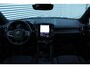 Volvo EX40 Single Motor Extended Range Plus 82 kWh | Lichtmetalen Velgen 5-Spaaks 19" | Stoffen Bekleding | Electronic Climate Controle | Voorstoelen + Stuurwiel Verwarmd  | Warmtepomp | Premium Audio by Harman Kardon | Google Navigatiesysteem | Apple Carplay/Android Auto | Cruise Control Adaptief Met Stop&Go En Stuurhulp |