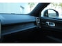 Volvo EX40 Single Motor Extended Range Plus 82 kWh | Lichtmetalen Velgen 5-Spaaks 19" | Stoffen Bekleding | Electronic Climate Controle | Voorstoelen + Stuurwiel Verwarmd  | Warmtepomp | Premium Audio by Harman Kardon | Google Navigatiesysteem | Apple Carplay/Android Auto | Cruise Control Adaptief Met Stop&Go En Stuurhulp |