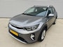 Kia Stonic 1.0 T-GDi MHEV DynamicLine Navi | Clima | Cruise | Camera | Demo auto kmstand kan iets varieeren | Informeer altijd even of de auto aanwezig is.