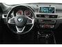 BMW X1 XDrive20i High Executive (PANORAMADAK, TREKHAAK, STOELVERWARMING, ACHTERUITRIJCAMERA, HEAD-UP, DEALER ONDERHOUDEN)