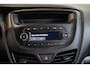 Opel Karl 1.0 ecoFLEX 120 Jaar Edition | Parkeersensoren | Lichtmetalen velgen | Bluetooth | USB | Cruise Controle | Airco |