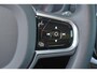Volvo V60 T8 Recharge AWD Ultimate Dark - Panorama/schuifdak - IntelliSafe Assist & Surround - 360º Camera - Bowers & Wilkins audio - Adaptieve LED koplampen - Verwarmde voorstoelen, stuur & achterbank - Parkeersensoren voor & achter - Elektr. bedienb. voorstoelen met geheugen - Head up display - 19' LMV