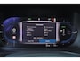 Volvo V60 T8 Recharge AWD Ultimate Dark - Panorama/schuifdak - IntelliSafe Assist & Surround - 360º Camera - Bowers & Wilkins audio - Adaptieve LED koplampen - Verwarmde voorstoelen, stuur & achterbank - Parkeersensoren voor & achter - Elektr. bedienb. voorstoelen met geheugen - Head up display - 19' LMV
