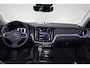 Volvo V60 T8 Recharge AWD Ultimate Dark - Panorama/schuifdak - IntelliSafe Assist & Surround - 360º Camera - Bowers & Wilkins audio - Adaptieve LED koplampen - Verwarmde voorstoelen, stuur & achterbank - Parkeersensoren voor & achter - Elektr. bedienb. voorstoelen met geheugen - Head up display - 19' LMV