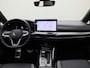 Volkswagen Golf 1.5eHybrid 200kW/272PK GTE DSG · Panoramadak · Head-up Display · Leder · Trekhaak · Elektrisch verstelbare stoel · Garantie t/m 20-01-2027 of 100.000km