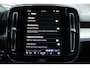 Volvo XC40 B4 Plus Dark | Verwarmbare Voorstoelen en Stuurwiel | Semi-Elektrische Trekhaak | Verwarmbare Voorruit | Premium Audio by Harman Kardon | Adaptieve Cruise Control | Park Assist