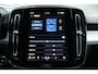 Volvo XC40 B4 Plus Dark | Verwarmbare Voorstoelen en Stuurwiel | Semi-Elektrische Trekhaak | Verwarmbare Voorruit | Premium Audio by Harman Kardon | Adaptieve Cruise Control | Park Assist