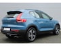 Volvo XC40 B4 Plus Dark | Verwarmbare Voorstoelen en Stuurwiel | Semi-Elektrische Trekhaak | Verwarmbare Voorruit | Premium Audio by Harman Kardon | Adaptieve Cruise Control | Park Assist