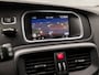 Volvo V40 2.0 T2 Inscription (NAVIGATIE, CLIMATE, CAMERA, STOELVERWARMING, LED KOPLAMPEN, SPORTSTOELEN, CRUISE, PARKEERSENSOREN, NIEUWE APK, NIEUWSTAAT)