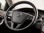 Volvo V40 2.0 T2 Inscription (NAVIGATIE, CLIMATE, CAMERA, STOELVERWARMING, LED KOPLAMPEN, SPORTSTOELEN, CRUISE, PARKEERSENSOREN, NIEUWE APK, NIEUWSTAAT)