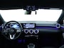 Mercedes-Benz A-klasse 250 e NIght Plug-In Hybride | Nightpakket | Trekhaak | Achteruitrijcamera | Ledkoplampen | Stoelverwarming | Sfeerverlichting. Inclusief 24 maanden MB Certified garantie voor Europa.