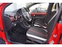 Volkswagen Up! 1.0 BMT 60pk High up! | Panoramadak | Parkeersensoren | Beats | Stoelverwarming |