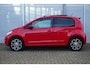 Volkswagen Up! 1.0 BMT 60pk High up! | Panoramadak | Parkeersensoren | Beats | Stoelverwarming |
