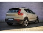 Volvo XC40 2.0 B4 Plus Dark | Adapt Cruise | BLIS | Stoel+Stuurverwarm | Keyless | Elektr. Stoelen | Memory | Trekhaak | Camera | Harman/Kardon