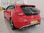 Volvo V40 1.5 T3 Polar+ Sport | DAB | Keyless entry | Harman/Kardon | Standkachel | Parkeercamera | Panoramadak | Volvo on Call | Stoelverwarming |