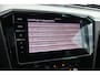 Volkswagen Passat Variant 1.5 TSI 150pk R-Line Business | Wegkapbare trekhaak | 360 Camera | Panoramadak | Leder